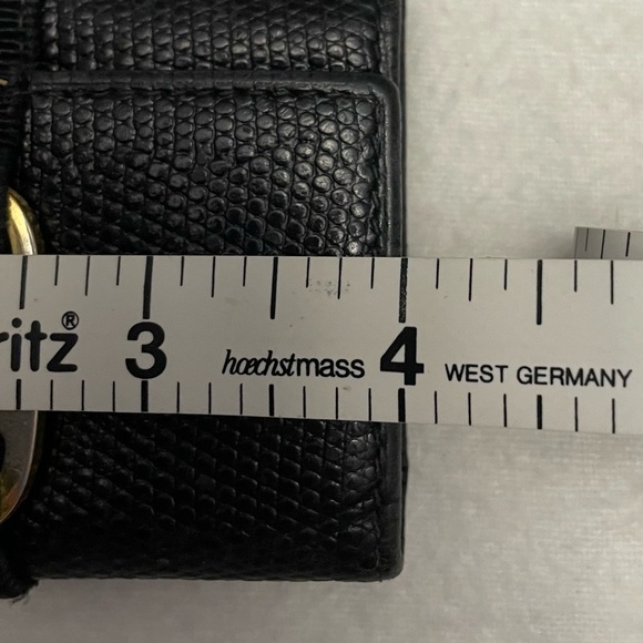 Salvatore Ferragamo Authentic Vintage Textured Black Key Holder - Picture 12 of 13